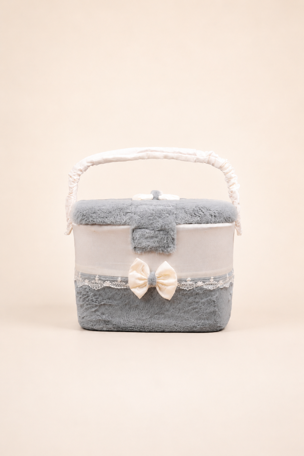 Medium Basket, grey plush fur, front view