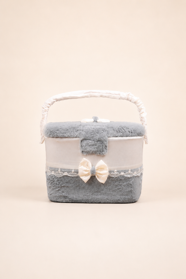 Medium Basket, grey plush fur, front view
