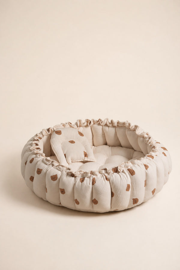 Round Bed – Muslin, cream muslin with bear print