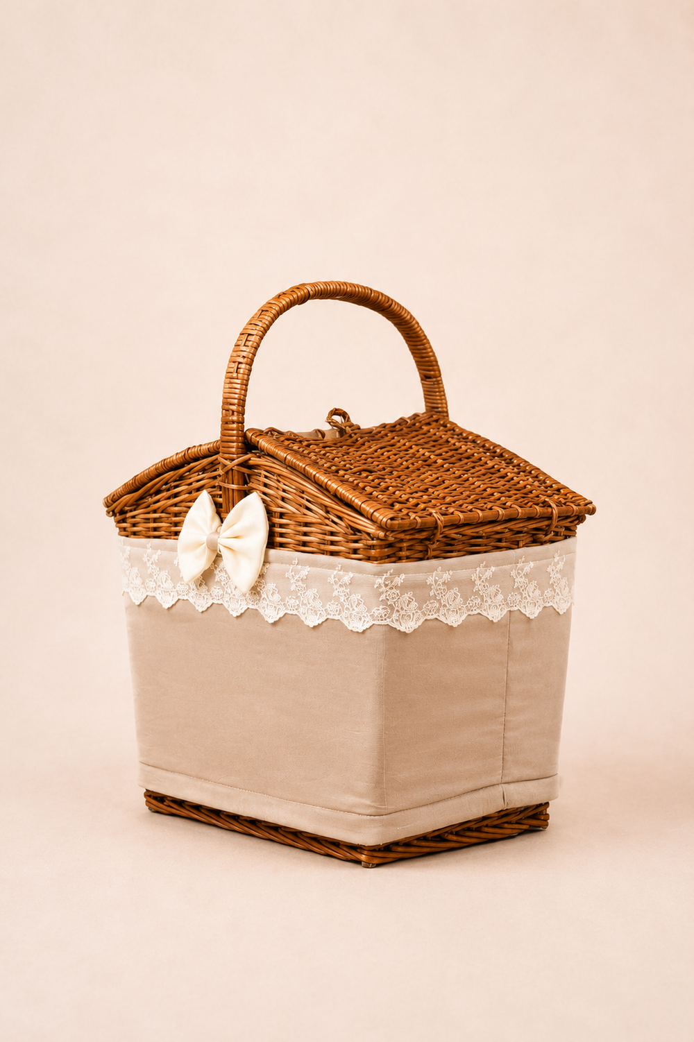 Round Cane Basket, beige cotton lining, front view